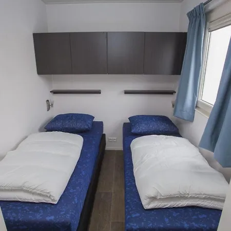 8-persoons Accommodatie, 4 Slaapkamers * Nunspeet