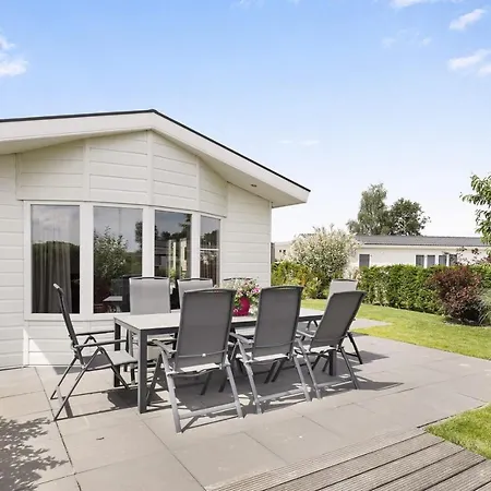8-persoons Accommodatie, 4 Slaapkamers Villa Nunspeet